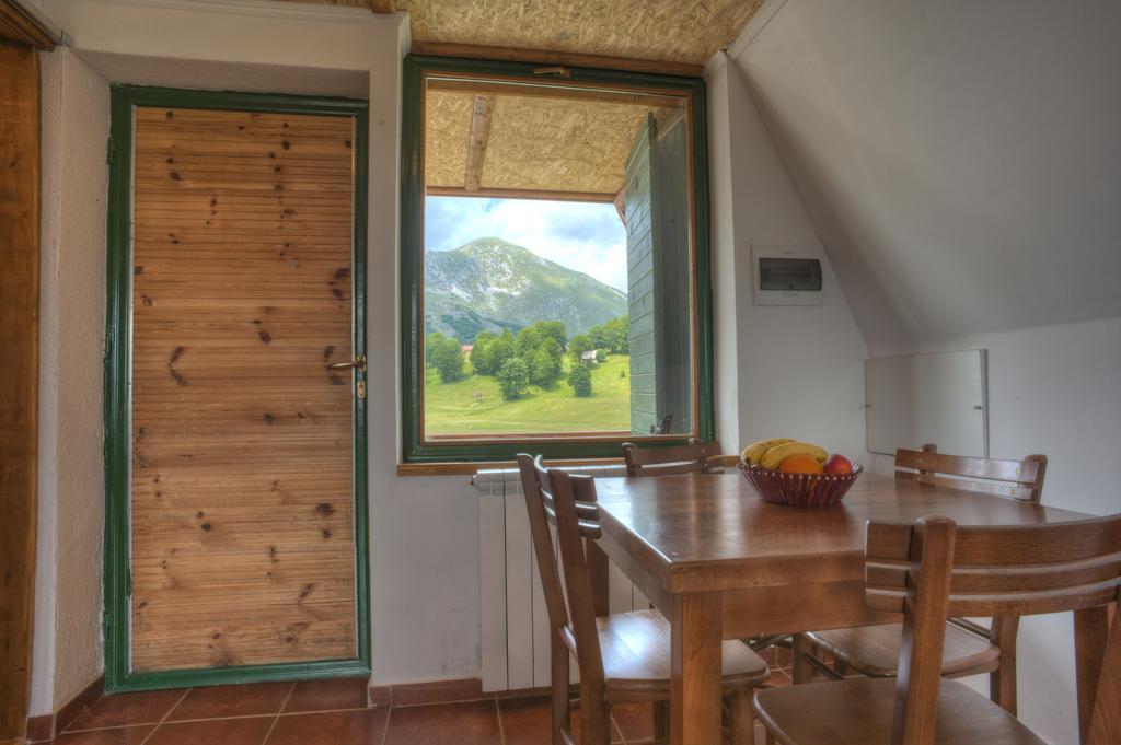 Apartmani I Restoran Sljeme Zabljak  Exterior photo