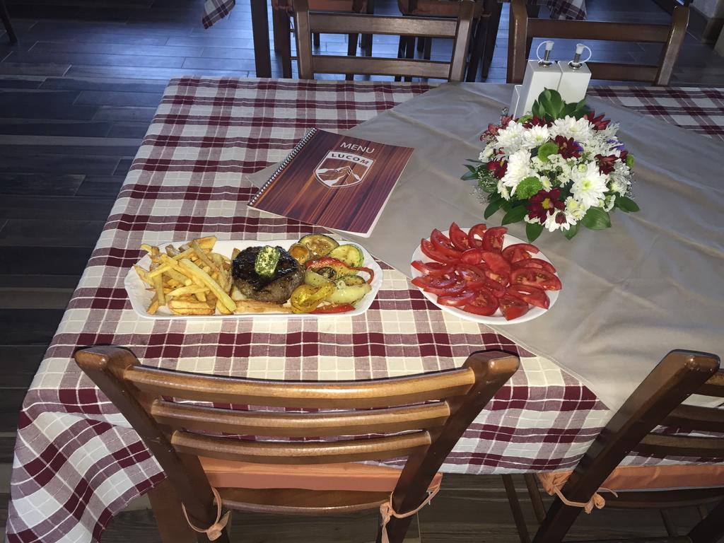 Apartmani I Restoran Sljeme Zabljak  Exterior photo